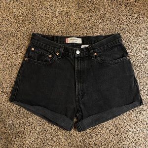 Levi 550 *High Waisted* cut off shorts